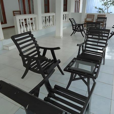 Kent Hotel Tissamaharama Exterior photo