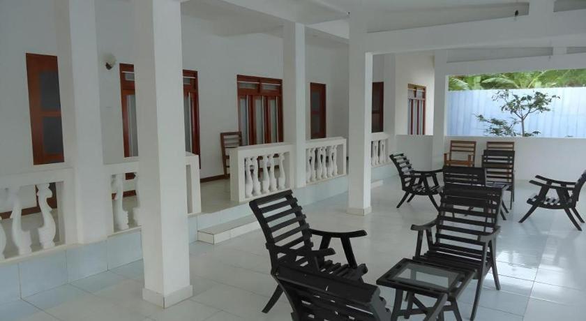 Kent Hotel Tissamaharama Exterior photo